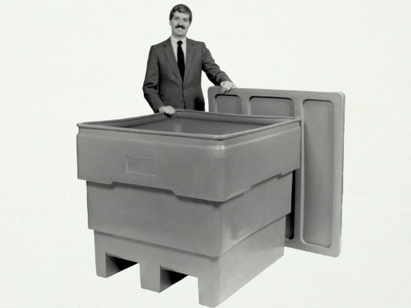 Pete Connors with TR Bin Sized for About Us.jpeg